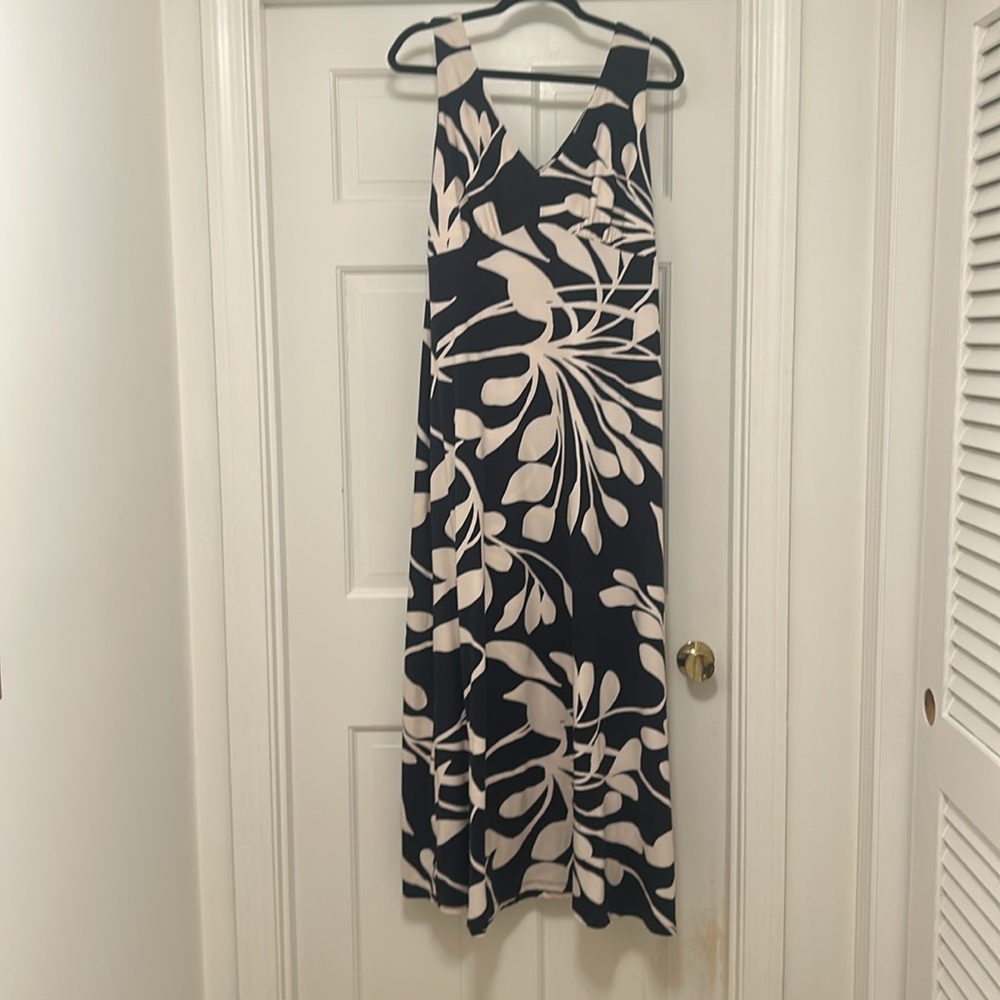 Nine Britton Elegant Navy and White Maxi  Dress